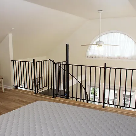 900 Philadelphia Villa